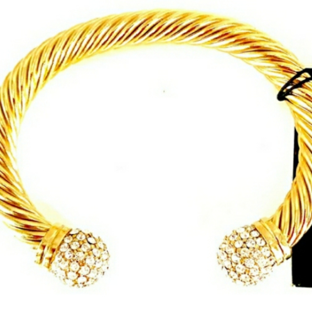 Vintage gold fashion jewelry bracelet